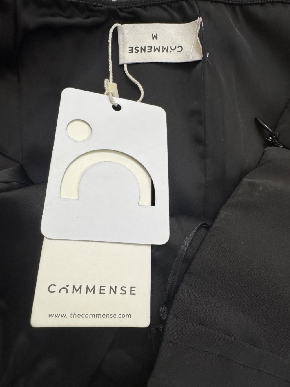 Commense Sleeveless Top with buttons - Picture 3 of 4